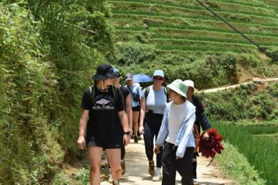 1-Day Private Trekking in Sapa through Terraces Rice Fields - Y Linh Ho: a calm start with stilt houses and H’mong detail