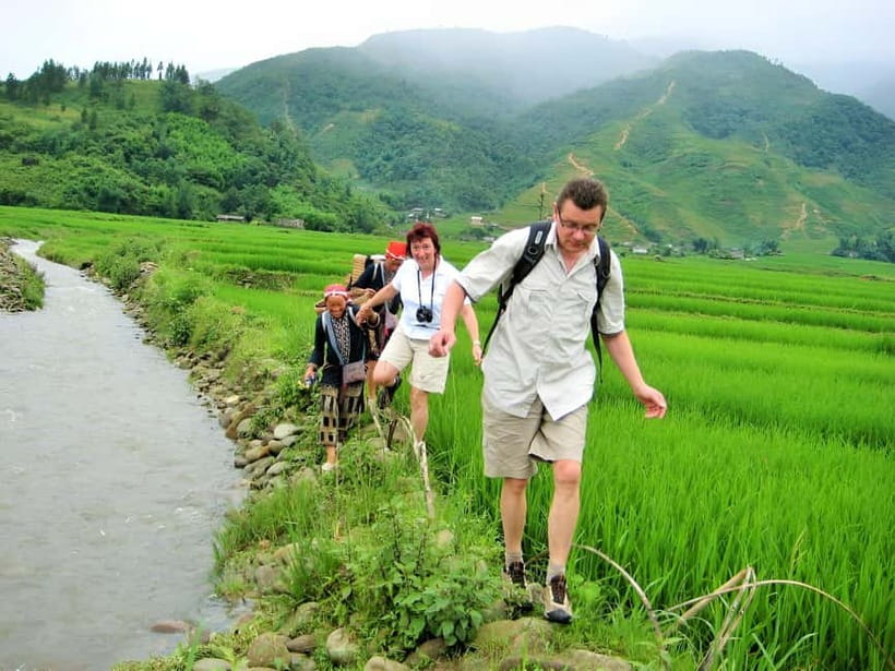1-Day Sapa Long Trek - Rice Field Terrace, Ethnic Culture - Morning start in Sapa: the 9:00 AM plan and Fansipan viewpoints