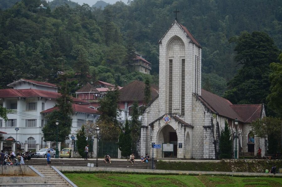 2 Day-2 Night Sapa Trekking: Overnight Train &Limousine Bus - Afternoon Choice at 14:30: Lao Chai – Ta Van Long Trek or Cat Cat Waterfall Walk