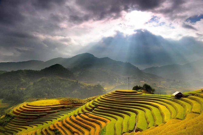 2 Days Sapa Trekking In Cat Cat And Ta Van Village From Hanoi - Meals and hotel: what’s included, and how to avoid disappointment