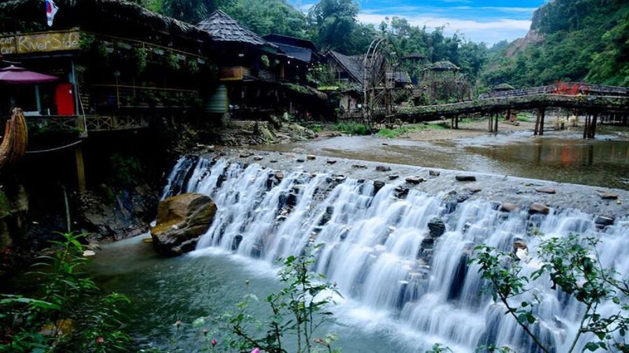2 Night Lao Chai-Ta Van Homestay- Trekking & Fansipan Visit - Day 2: Muong Hoa valley to Ta Van—photos, stream time, and a second culture