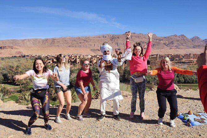 3 Days Desert Tour From Marrakech To Merzouga Dunes & Camel Trek - Day 1: High Atlas Pass, UNESCO Kasbah Ait Benhaddou, and Tinghir Hotel Nights