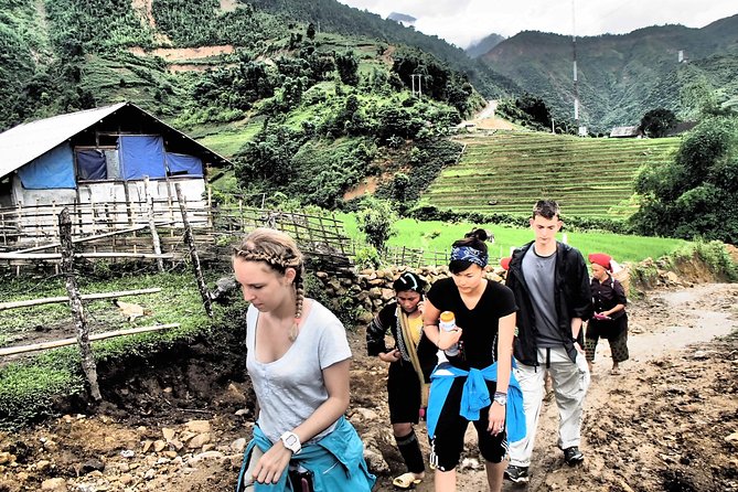 3-Night Sapa Trekking Tour from Hanoi - Day 3: Golden Stream valley hike plus Ta Van village