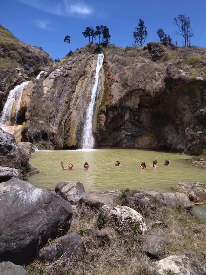 3d/2n trekking mount rinjani summit lake & hot springs - Gear tips that match the way this hike actually goes