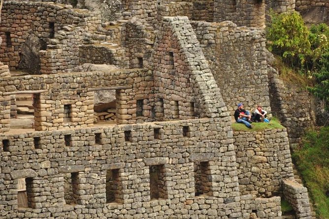 4-Day Lares Trek to Machu Picchu from Cusco - Day 2: Ipsayccocha Pass at 4,400m, lakeside lunch, and Patacancha llama-country