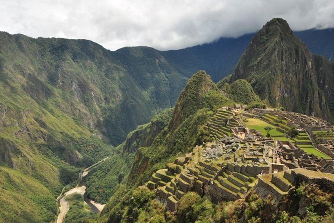 4-Day Lares Trek to Machu Picchu from Cusco - Guides, safety, and the small-group feel (including Percy)