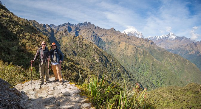7-Day: Inca Trail Trek to Machu Picchu Group Tour - Intipuncu before sunrise and your guided Machu Picchu morning