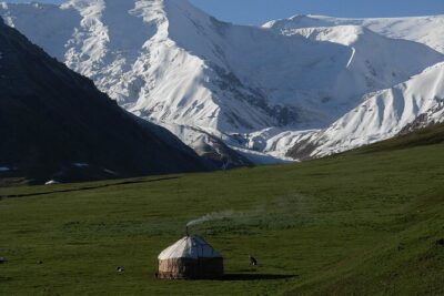 8 Days Private Tour at Lenin Peak Base Camp Trek - Osh to Kojokelen: starting with quiet Kyrgyz foothills