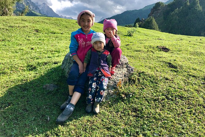 8 Days Private Tour at Lenin Peak Base Camp Trek - Day 3: Koshmoinok Pass and the rhythm of meadows to villages