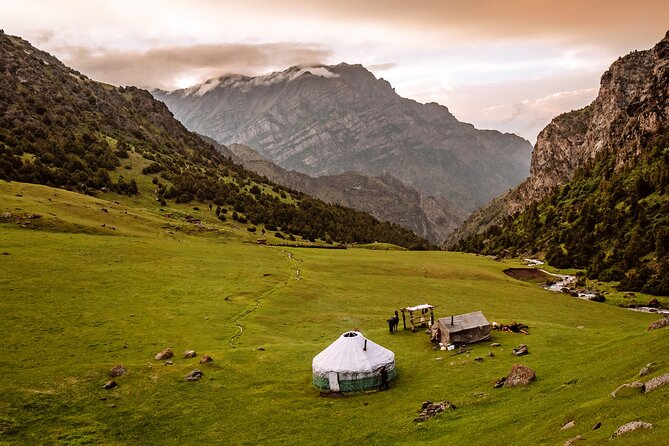 8 Days Private Tour at Lenin Peak Base Camp Trek - Day 5: an easier river walk, then Tulpar Kol yurt camp