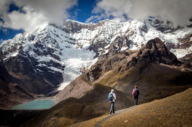 Ausangate Trek 5 Days - Day 2 Arapa Pass to Jatun Puqa Q’ocha: Green Lake, Turquoise Water, Then a Big Climb
