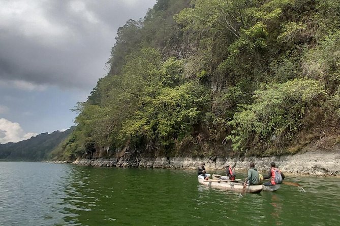 Bali Jungle Trekking and Lake Canoeing Tour - Canoeing on Lake Buyan and Lake Tamblingan: Slow Water, Better Photos