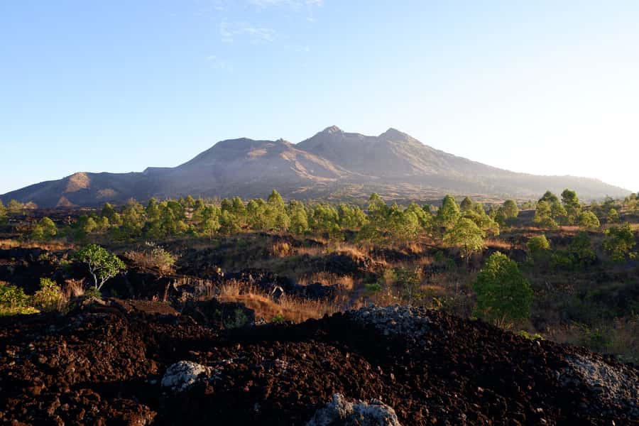 Bali: Mount Batur Sunrise Trek with A Female Guide - What Happens After Sunrise: Crater Walking, Plantations, and Coffee Village