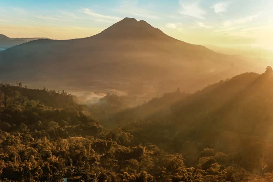 Bali: Mount Batur Sunrise Trek With Guide and Breakfast - Mt. Batur Lounge: modern showers and the best part after the climb