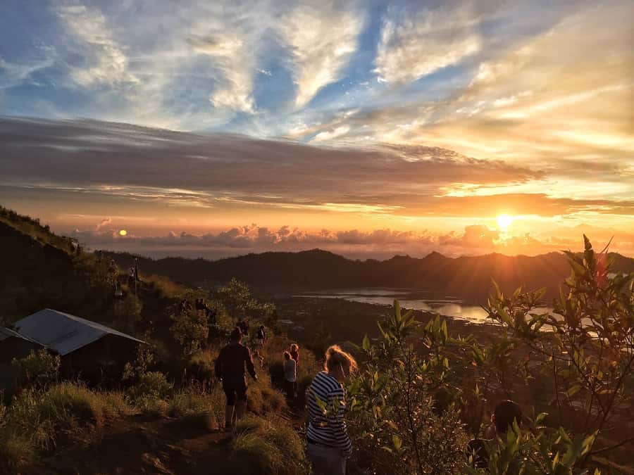 Bali: Mount Batur Sunset Trek with Picnic - Mini Picnic at the Top: Simple Food, Better Timing