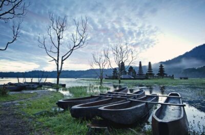 Bali: Munduk Waterfalls Trek, Twin Lakes and Temple Tour - Twin Lakes viewpoint: Tamblingan and Buyan before the jungle