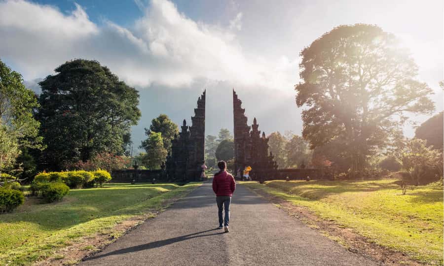 Bali: Twin Lakes, Handara Gates, and Forest Trekking Tour - Morning logistics: pickups, timing, and what can make or break sunrise