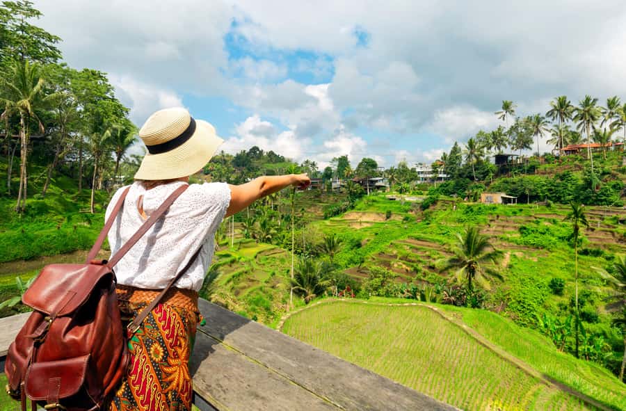 Banyumala Waterfall Trek, Bedugul and Lake Beratan Tour - Candi Kuning First: A Useful Stop Before the Mountains