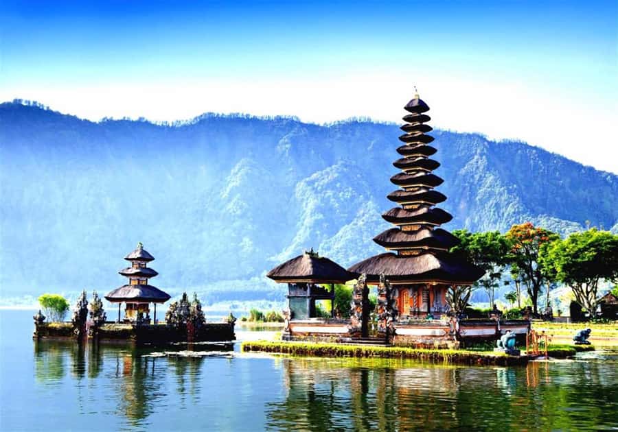 Banyumala Waterfall Trek, Bedugul and Lake Beratan Tour - Pura Ulun Danu Bratan: The Temple-on-the-Lake Moment