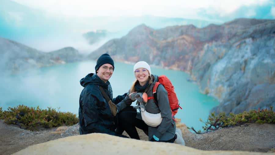 Banyuwangi: Ijen Crater Bluefire and Sunrise Guided Trek - Reaching the crater: how Blue Fire viewing actually works