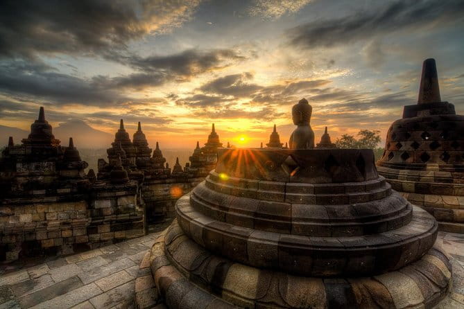 Borobudur Climb Up and Selogriyo Temple Rice Terraces Trekking - How the Day May Shift: Waterfall Time and Weather-Friendly Order