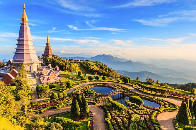 CHIANG MAI: Doi Inthanon-Trekking Keiw Mae Pan-Waterfall-Lunch - Stop 1: Doi Inthanon National Park and the pagodas on opposing peaks