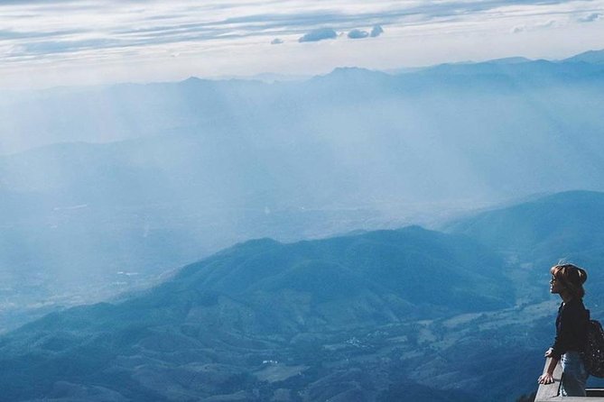 CHIANG MAI: Doi Inthanon-Trekking Keiw Mae Pan-Waterfall-Lunch - Guide style: English/Mandarin support and how it affects your experience