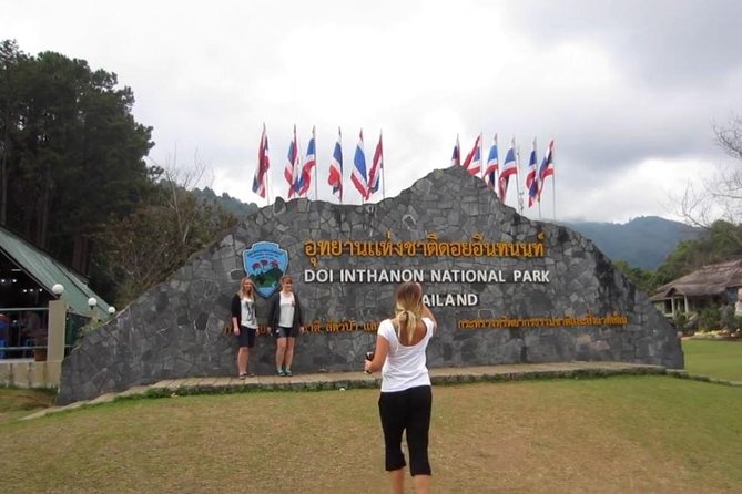 CHIANG MAI: Doi Inthanon-Trekking Pha Dok Seaw-Waterfall-Lunch - Getting to Doi Inthanon: morning pickup, A/C ride, and timing reality