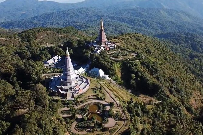 CHIANG MAI: Doi Inthanon-Trekking Pha Dok Seaw-Waterfall-Lunch - Twin Pagodas and Hmong hill tribe market: what you’ll see on the first half