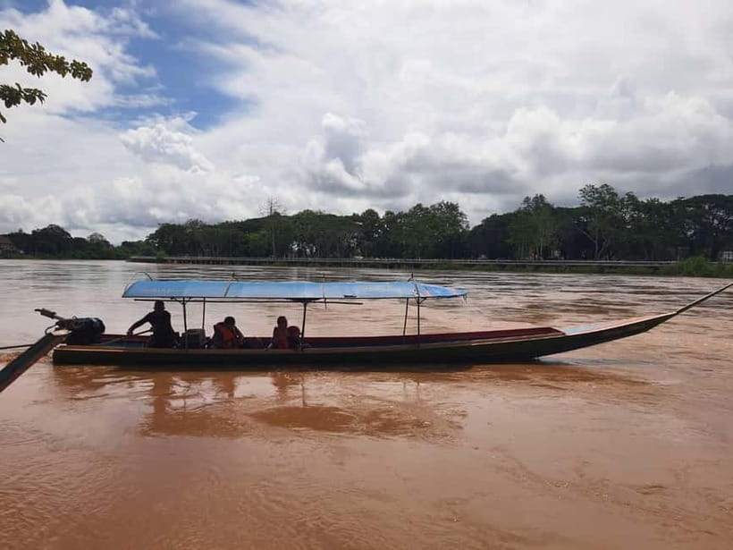 Chiang Rai Trek:Jungle Hike, Bamboo-Cooked Lunch & Boat Ride - Mae Kok River long-tail boat to Karen village