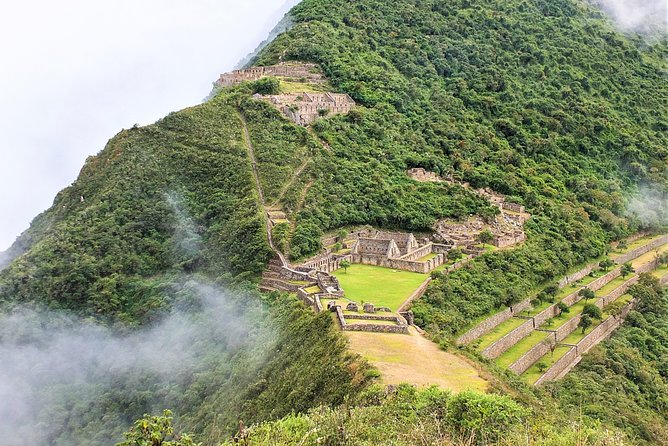Choquequirao Trek 4 days and 3 nights - Day 1: Capuliyoc Downhill to Chiquiska Lunch and Santa Rosa Camp