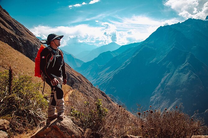 Classic Choquequirao Trek – 5 Days / 4 Nights - Entering the Apurímac Canyon on a 4:00 a.m. start