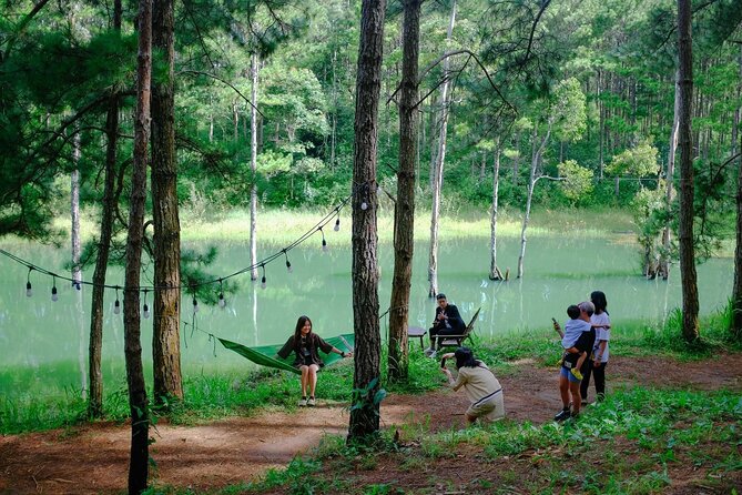 Combo Activity Trekking, Sup Paddling, Camping and Canyoning - Tuyen Lam Lake: swimming plus SUP or kayaking (and a fun challenge)