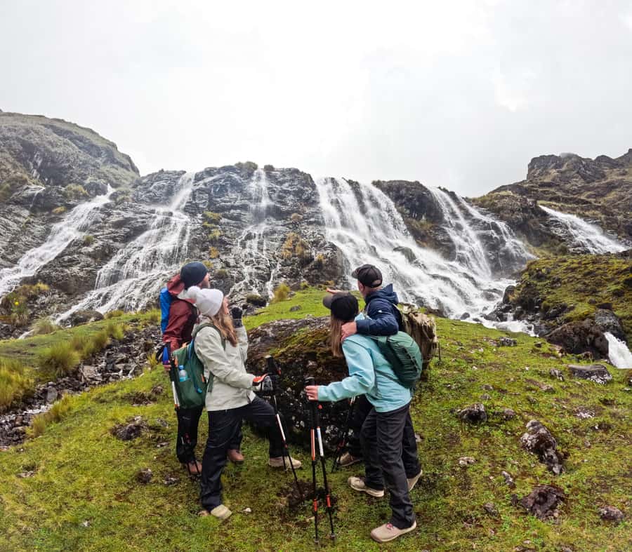 Cusco: 4-Day Lares Trek to Machu Picchu with Panoramic Train - Day 4: Machu Picchu sunrise, a guided walk, then Vistadome back to Ollantaytambo