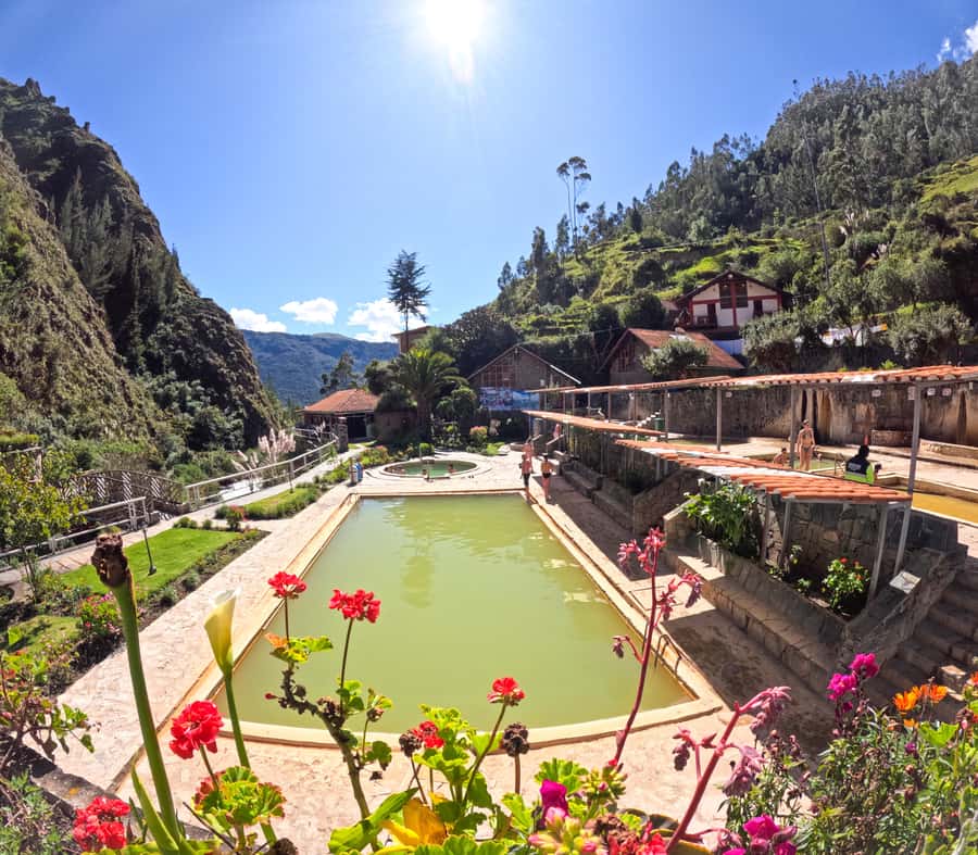 Cusco: 4-Day Lares Trek to Machu Picchu with Panoramic Train - Price and what you actually get for about $690