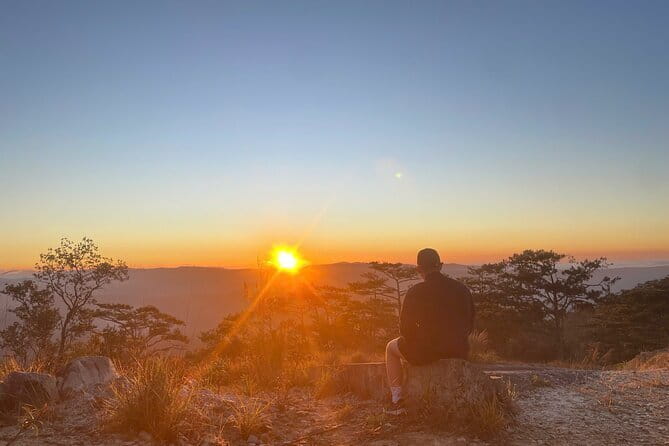 Dalat: Cloud Hunting & Sunrise Trekking to Hon Ho Mountain - Cloud Hunting in Da Lat: When You’ll Get the Cloud Valley Moment