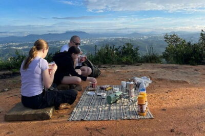 Dalat: Cloud Hunting & Sunrise Trekking to Hon Ho Mountain - The Top Experience: Sunrise Waiting With Coffee, Tea, and Phở