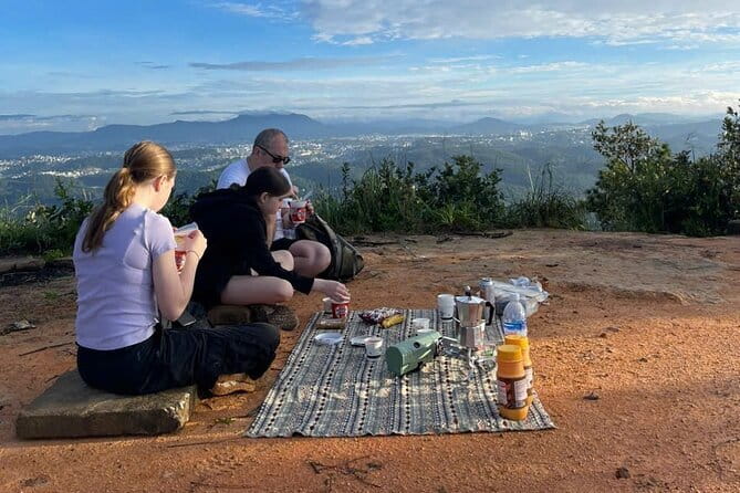 Dalat: Cloud Hunting & Sunrise Trekking to Hon Ho Mountain - The Top Experience: Sunrise Waiting With Coffee, Tea, and Phở