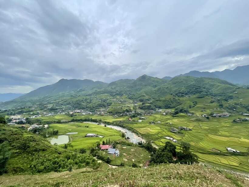 Easy Trek in Sapa mountain : Y Linh Ho - Lao Chai - Ta Van - Lao Chai to Ta Van: Black Hmong and Giay Village Life on Foot