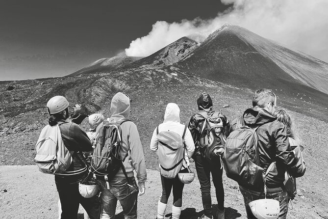 Etna excursion 3000 meters with 4x4 cable car and Trekking - Up to 3000 meters: the mix of rides that makes this trek work