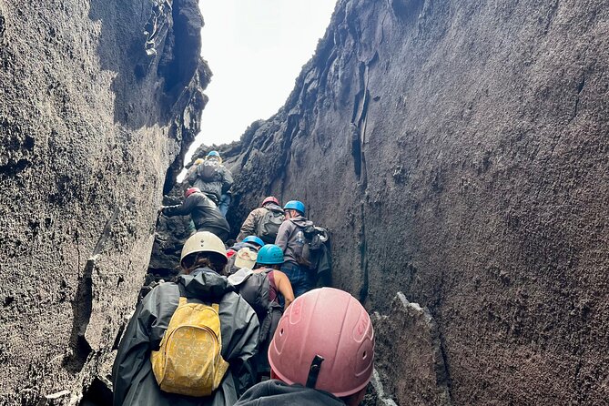 Etna excursion 3000 meters with 4x4 cable car and Trekking - Start at Sapienza: what happens before you even reach 2500m