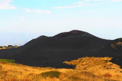 ETNA - Trekking to the Craters Eruption of 2002 - Following the 2002 eruptive fracture: lava, woods, and a bottoniera