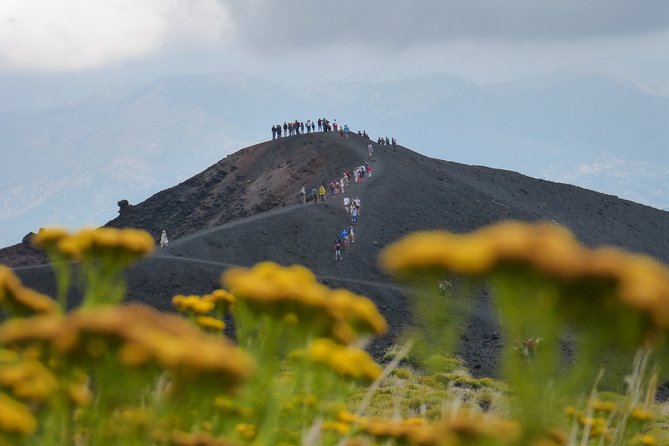ETNA - Trekking to the Craters Eruption of 2002 - Wind, sulphur, and keeping your hike enjoyable