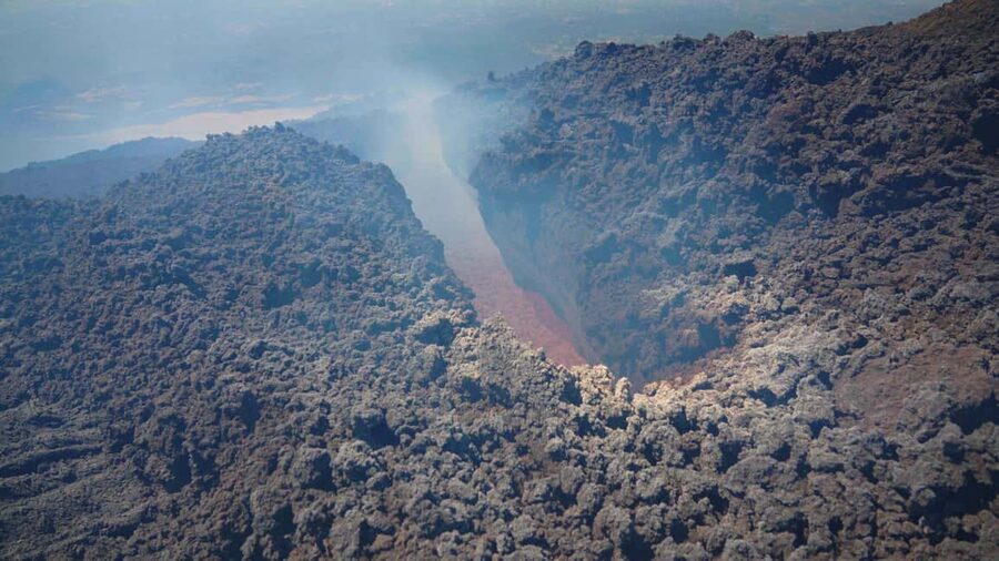 Etna: Trekking to the summit craters at 3340 meters - The climb to 3,340 m: what the hike feels like