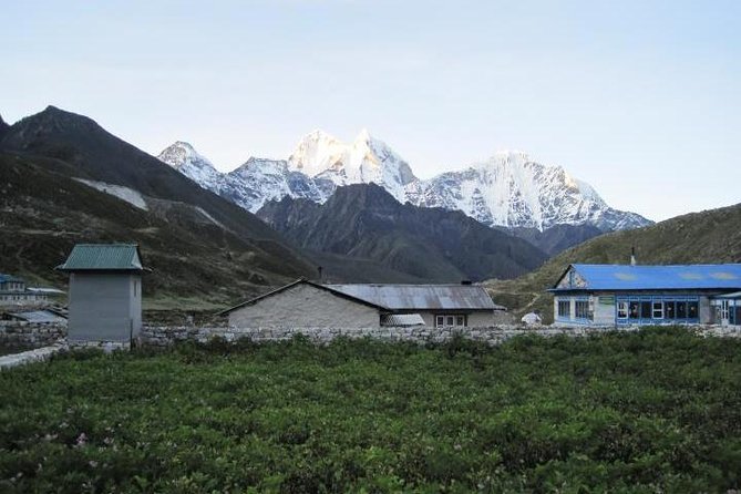 Everest Base Camp Trekking 14 days - Guide, porters, and safety: what “organized” means here