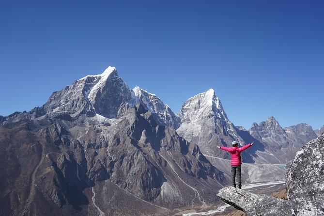 Everest Base Camp Trekking - Chupki Lhara and the “stones and prayer flags” feeling