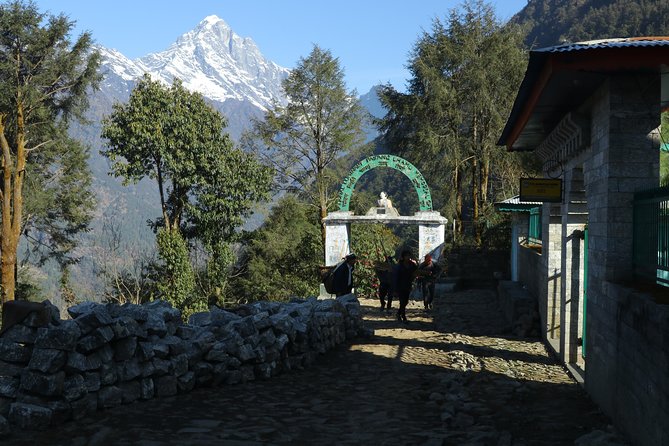 Everest Short Trek – 5 Days - Namche Bazaar and Acclimatization: The Day 2 Workhorse