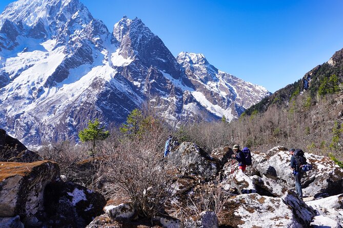 Experience the Thrill of a Lifetime:12-Days Manaslu Circuit trek - Day 2: Sotikhola to Machhakhola Through Forests and Gurung Villages