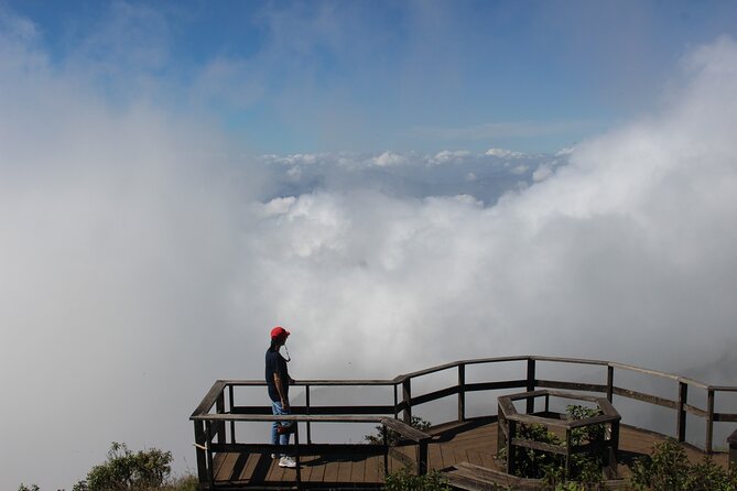 Fantastic! Famous Doi Inthanon National park tour with 2hr trekking - Stop 1: Doi Inthanon viewpoint and that “highest point” feeling