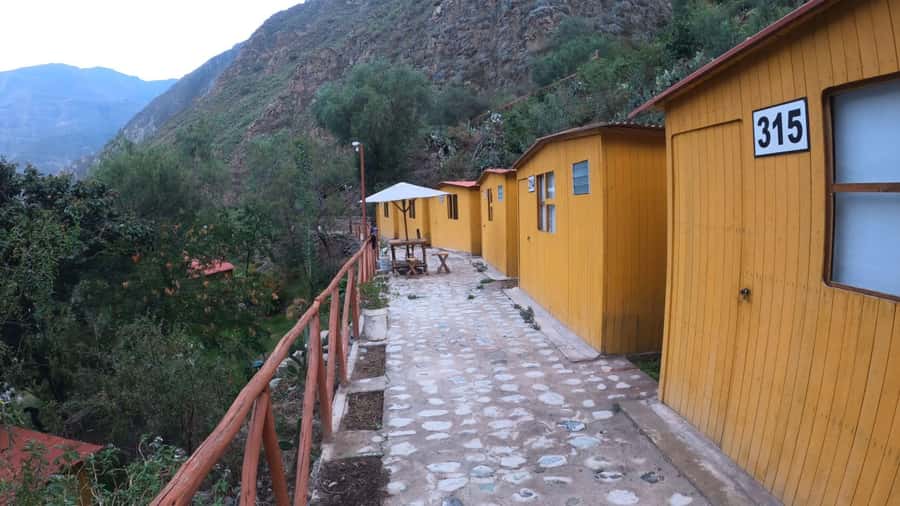 From Arequipa Trek : 2-Days of Hiking in the Colca Canyon - Guides and group size: small group support, and what communication should look like